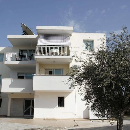 Faneromeni Court Apartment Пафос Екстериор снимка