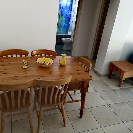 Faneromeni Court Apartment Пафос Екстериор снимка