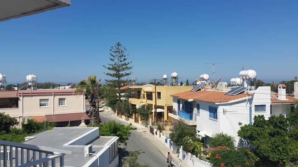 Faneromeni Court Apartment Пафос Екстериор снимка