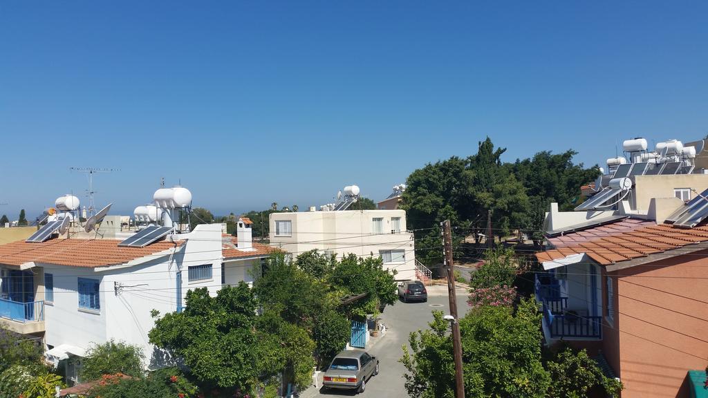 Faneromeni Court Apartment Пафос Екстериор снимка