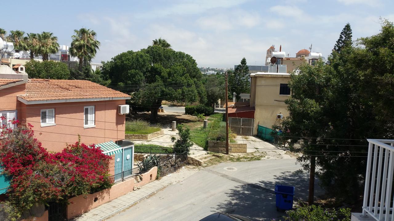 Faneromeni Court Apartment Пафос Екстериор снимка