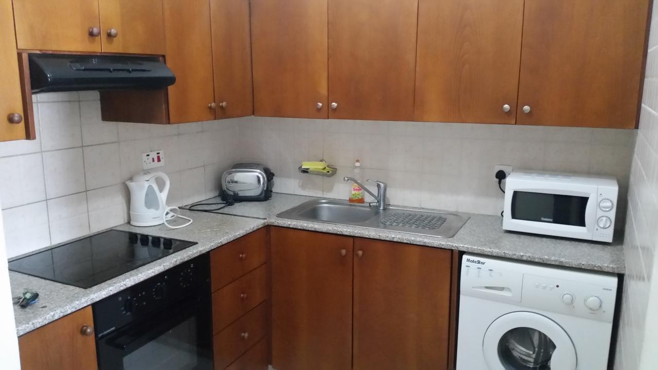 Faneromeni Court Apartment Пафос Екстериор снимка