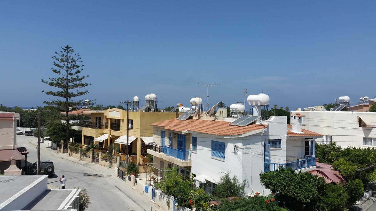 Faneromeni Court Apartment Пафос Екстериор снимка