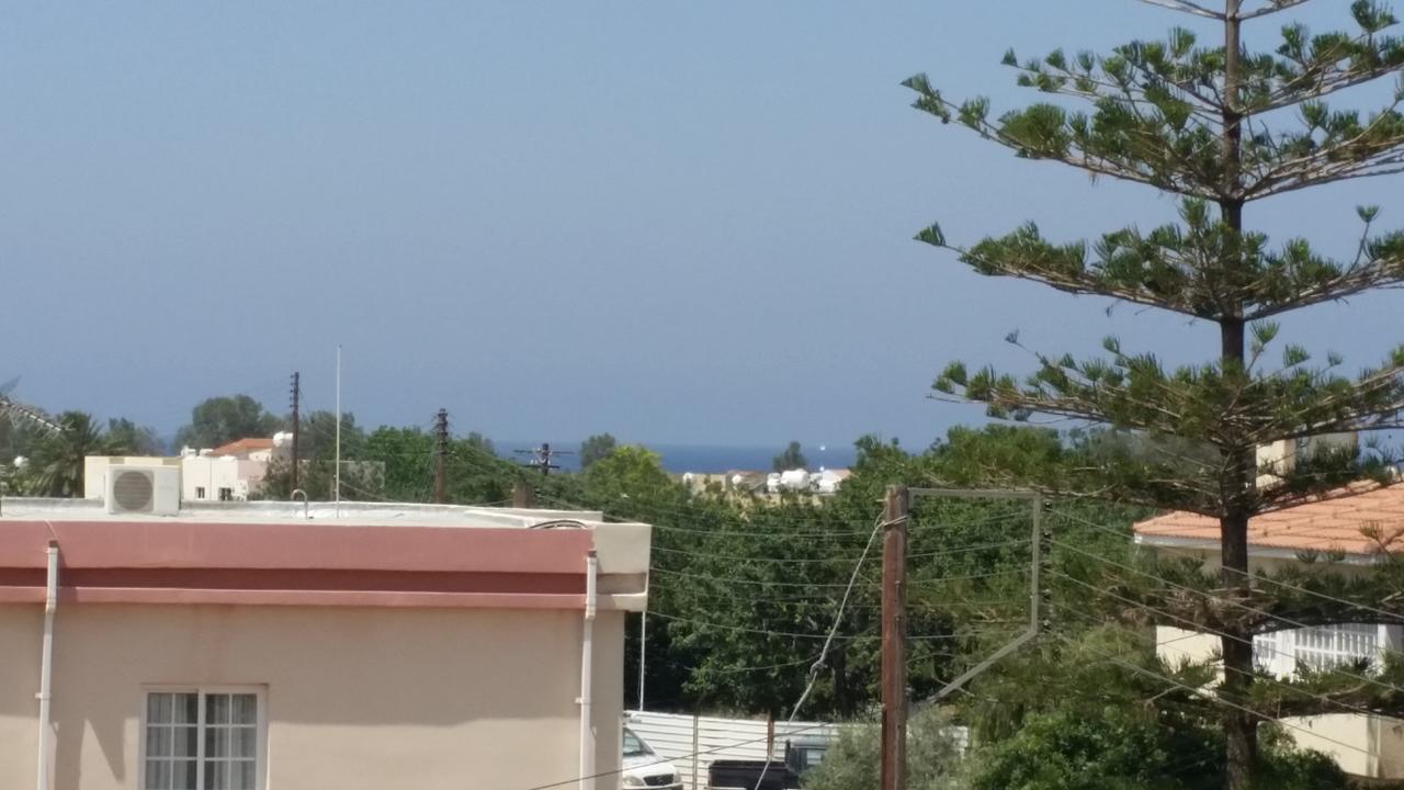 Faneromeni Court Apartment Пафос Екстериор снимка