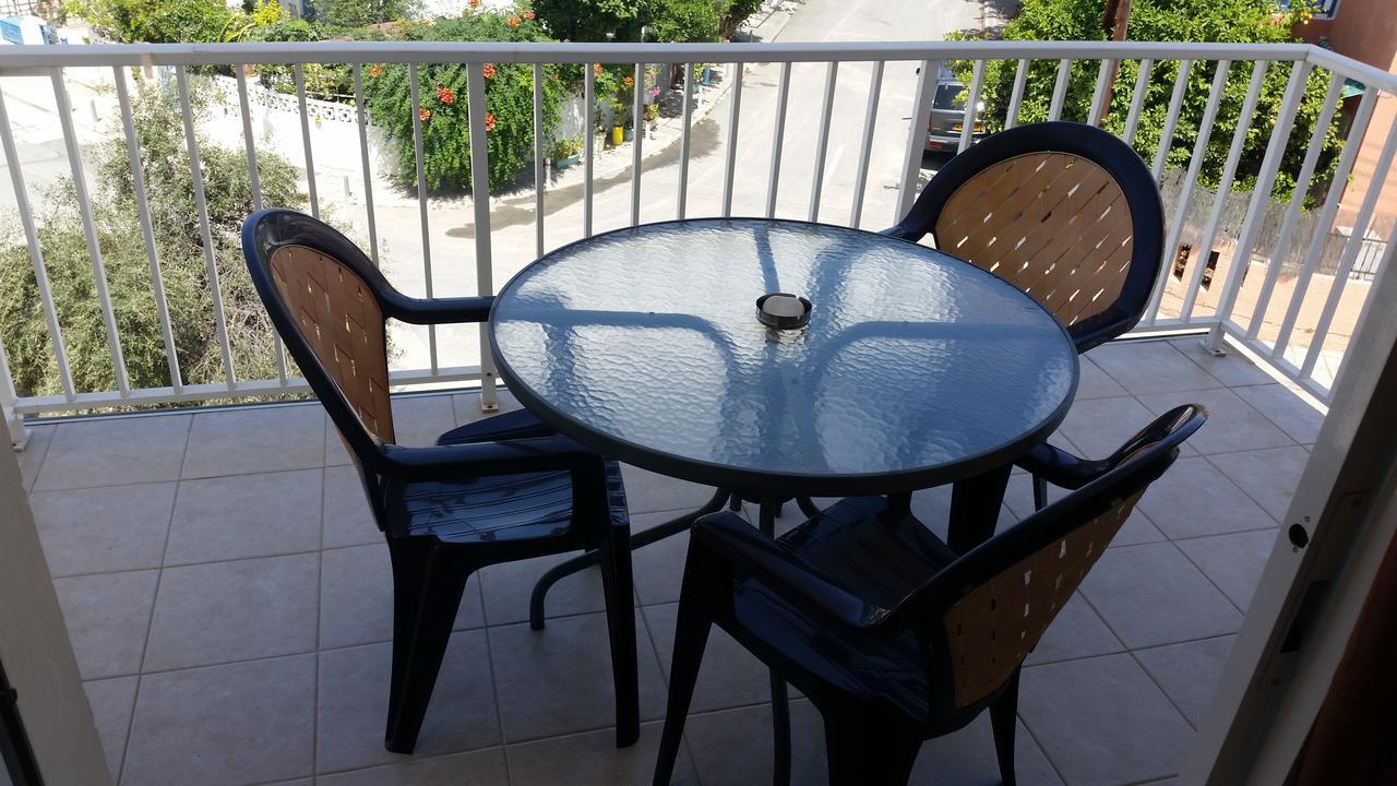 Faneromeni Court Apartment Пафос Екстериор снимка