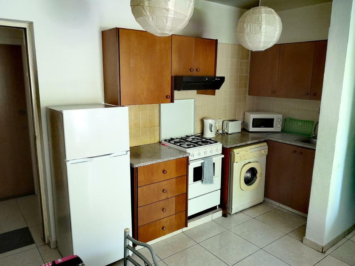 Faneromeni Court Apartment Пафос Екстериор снимка