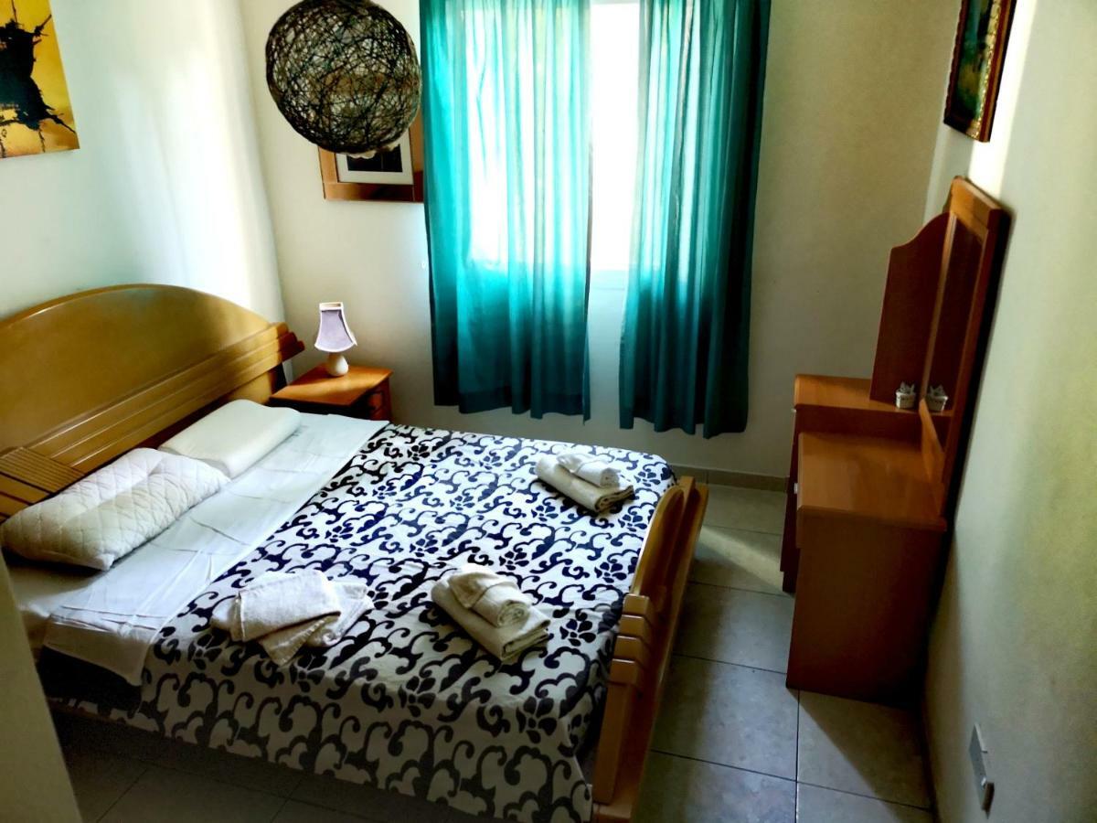 Faneromeni Court Apartment Пафос Екстериор снимка