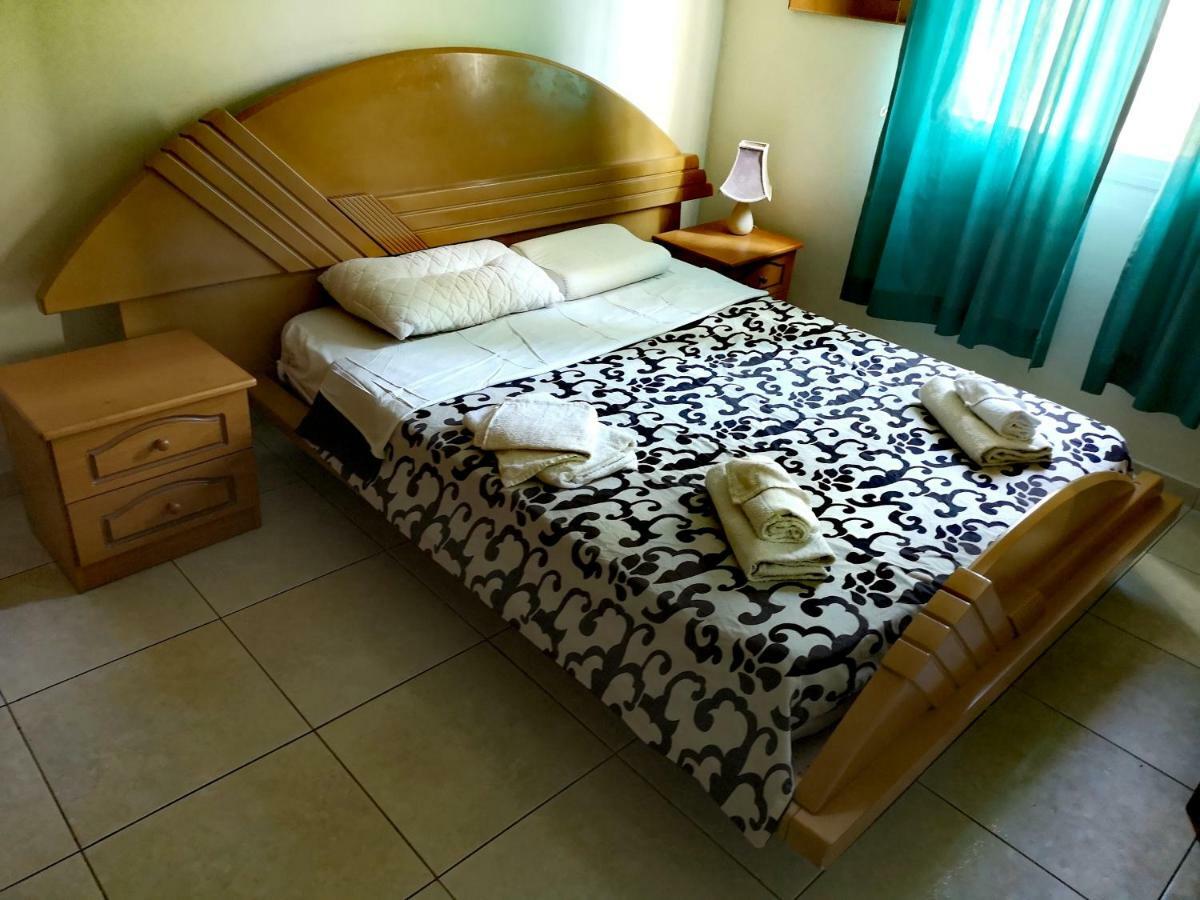 Faneromeni Court Apartment Пафос Екстериор снимка