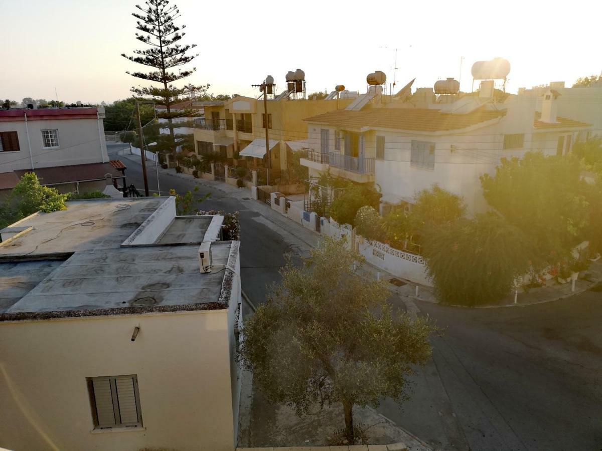 Faneromeni Court Apartment Пафос Екстериор снимка