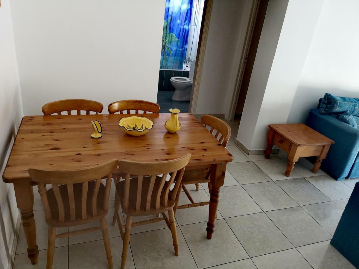 Faneromeni Court Apartment Пафос Екстериор снимка