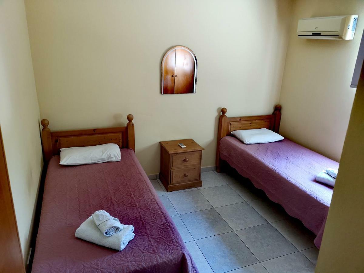 Faneromeni Court Apartment Пафос Екстериор снимка