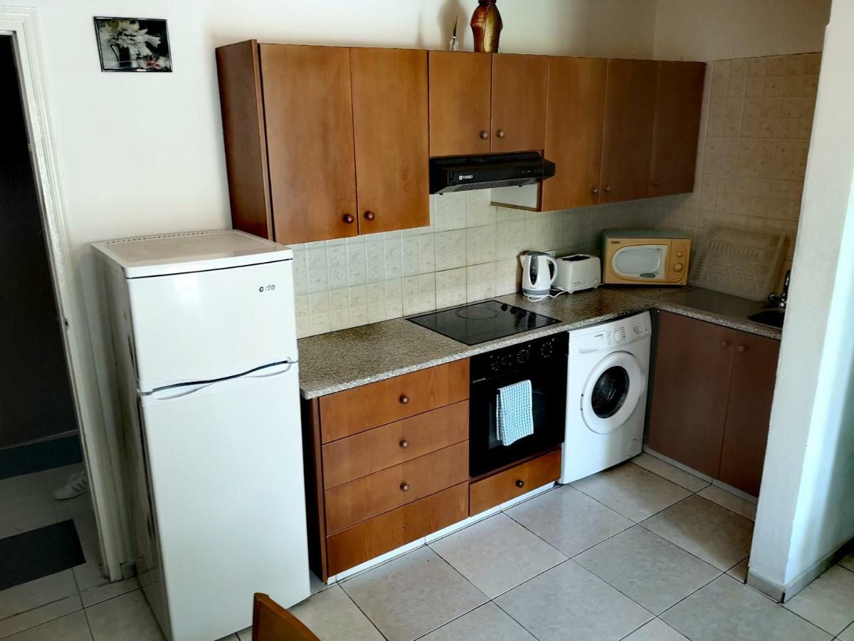 Faneromeni Court Apartment Пафос Екстериор снимка